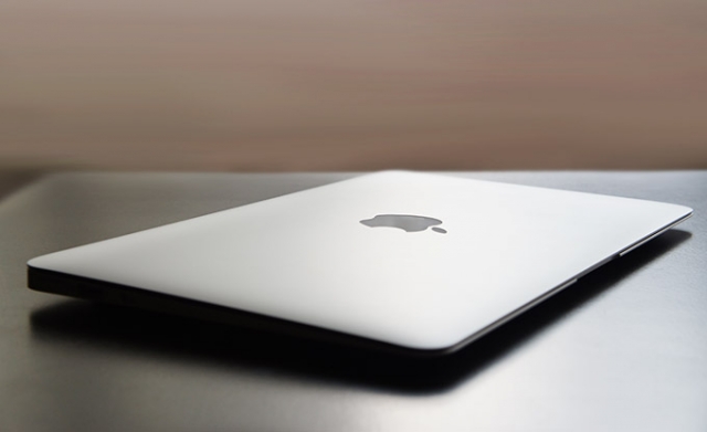  Apple A1466 MacBook Air (MD760UA/A) 