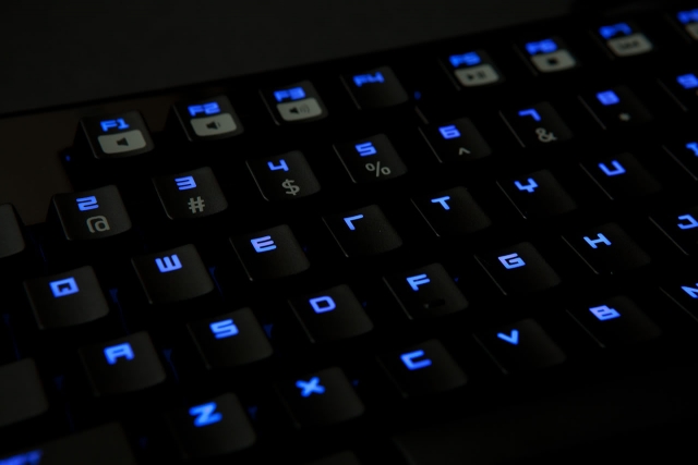  Razer Black Widow Ultimate (RZ03-00380400-R3R1) 