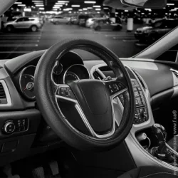 Оплетка на руль Carlife Чехол на руль 37-39см, кожа, черный, белая резина, один шов, перфорированный SW341M