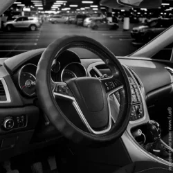 Оплетка на руль Carlife Чехол на руль 37 - 39см, кожа, черный, белая резина, один шов SW342M