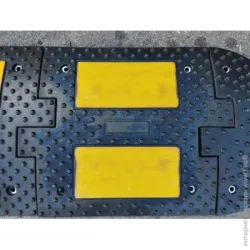 Паркувальний бар'єр Yp Group Обмежувач швидкості УЦІНКА (лежачий поліцейський) 500х500х50 мм