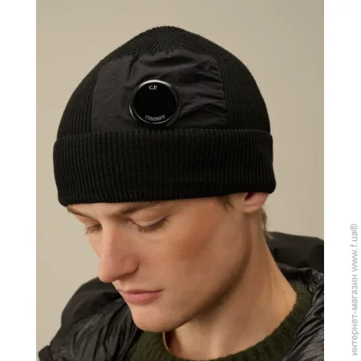  C.P. Company Extrafine Merino Wool Lens Beanie (17CMAC297A-005509A-999-ONE SIZE)