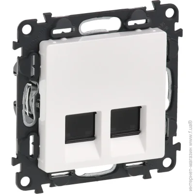 Розетка Legrand Valena Life RJ-45, белый (753441) Розетка Legrand Valena Life RJ-45, белый (753441)