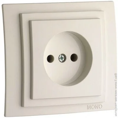 Mono    Larissa    103-171722-116