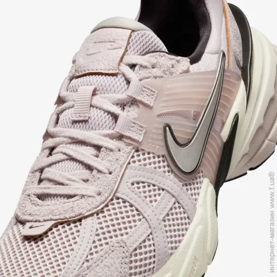   Nike V2K Run (FN6703-001-42.5)