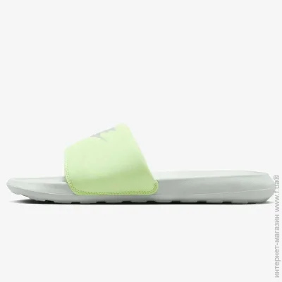   Nike VICTORI ONE (CN9677-010-40.5)