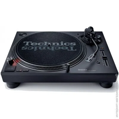   Technics SL-1210 MK7 Black