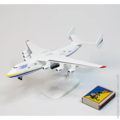Модель літака UFT UA Airplane масштаб: 1:400 (Mriya1) Модель літака UFT UA Airplane масштаб: 1:400 (Mriya1)