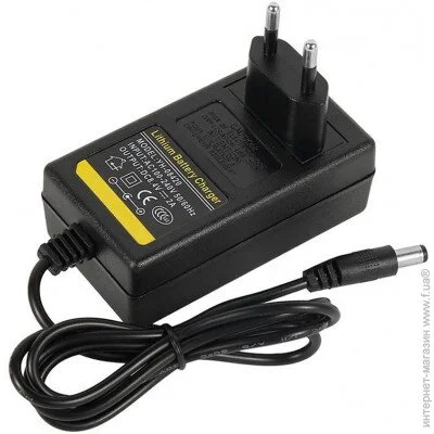 Voltronic      8.4V 2A,  5,52,5, BOX