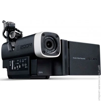   Zoom Q4