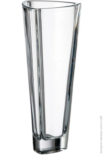  Bohemia Triangle 330 (B8K717)