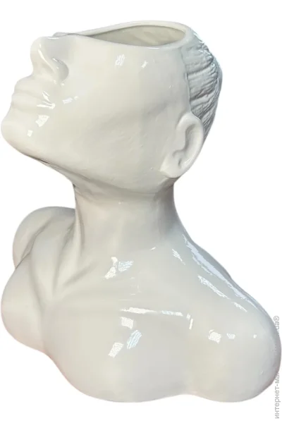 Nana Ceramics      26 