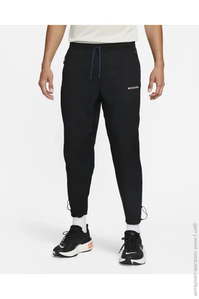  Nike Challenger Track Club (FB5503-010-M)