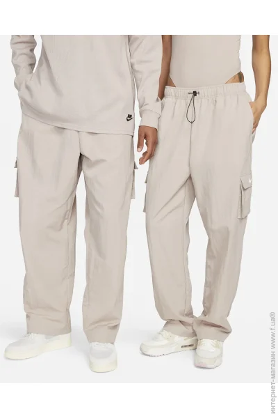   Nike Sportswear Essential (DO7209-272-XS)
