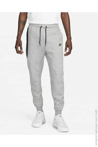   Nike Tech Fleece (FB8002-063-XL)