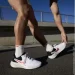  Nike REVOLUTION 7 (FB2207-102-40.5)