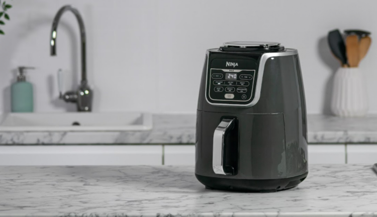 Золотиста скоринка з мультипіччю Ninja Air Fryer MAX AF160EU